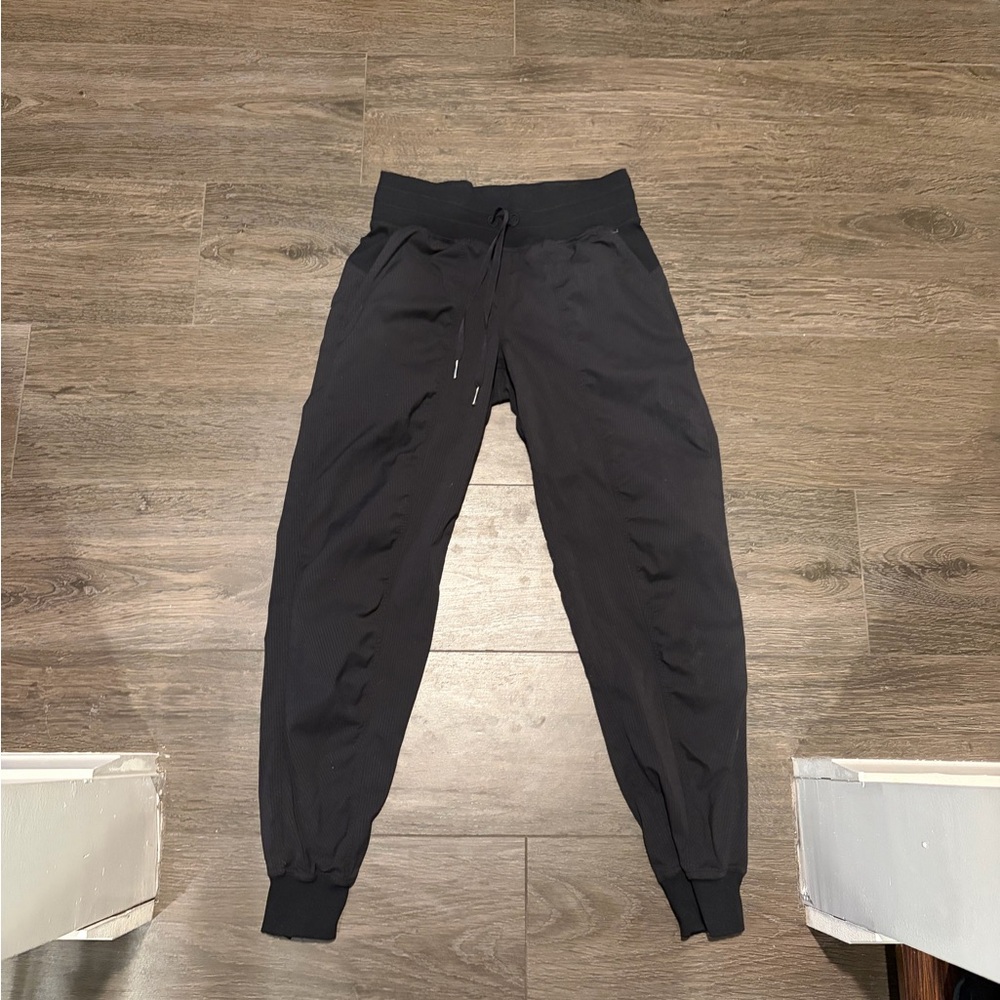 Lululemon Black Mid-Rise Dance Studio Jogger 7/8 length